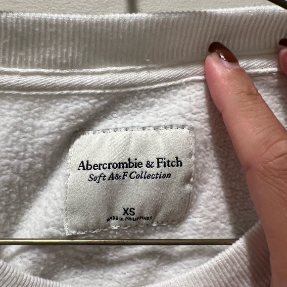 Abercrombie & Fitch Chicago Crop Sweatshirt - Picture 4 of 5